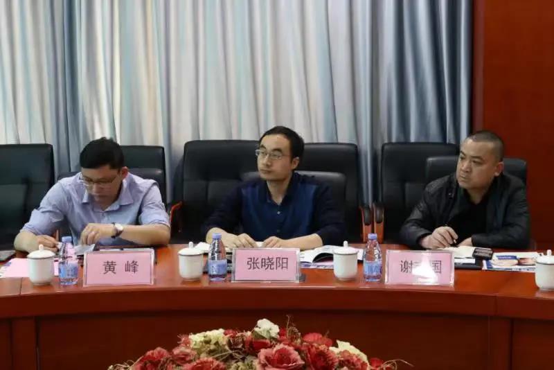 桂林市科學(xué)技術(shù)局局長(zhǎng)張曉陽(yáng)蒞臨桂林南藥調(diào)研指導(dǎo)工作 桂林市科學(xué)技術(shù)局局長(zhǎng)張曉陽(yáng)蒞臨桂林南藥調(diào)研指導(dǎo)工作